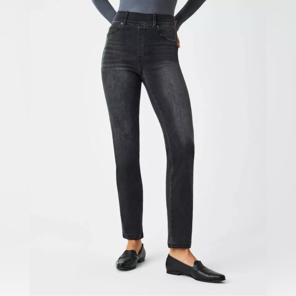 Spanx Ankle Straight Leg Jeans 20355R - Vintage Black - medium (6-8) Item#BZ - Picture 2 of 12
